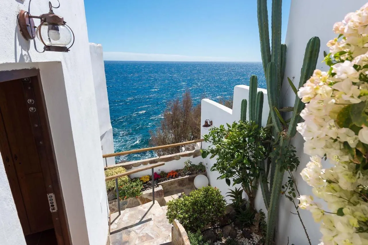 Luminous Loft Apartment Next To The Atlantic Ocean Radazul Holiday home