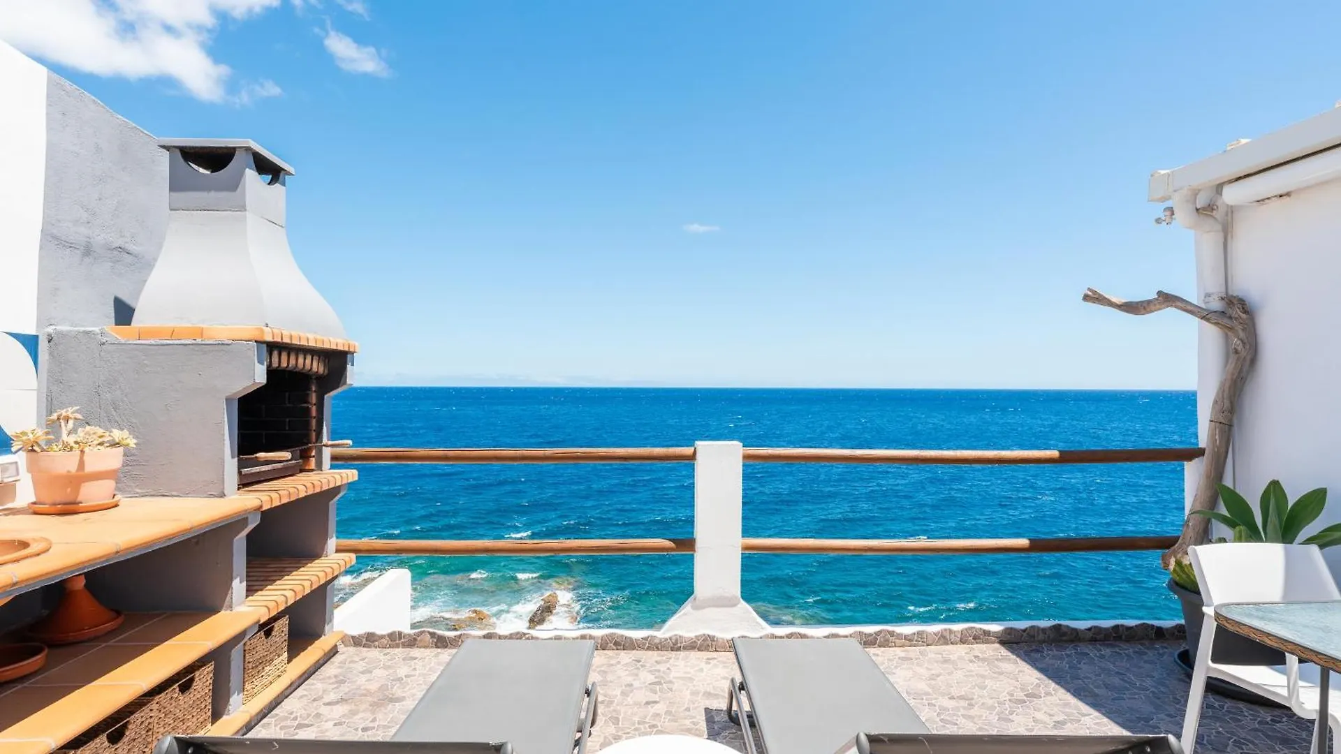 Holiday home Luminous Loft Apartment Next To The Atlantic Ocean Radazul Spain