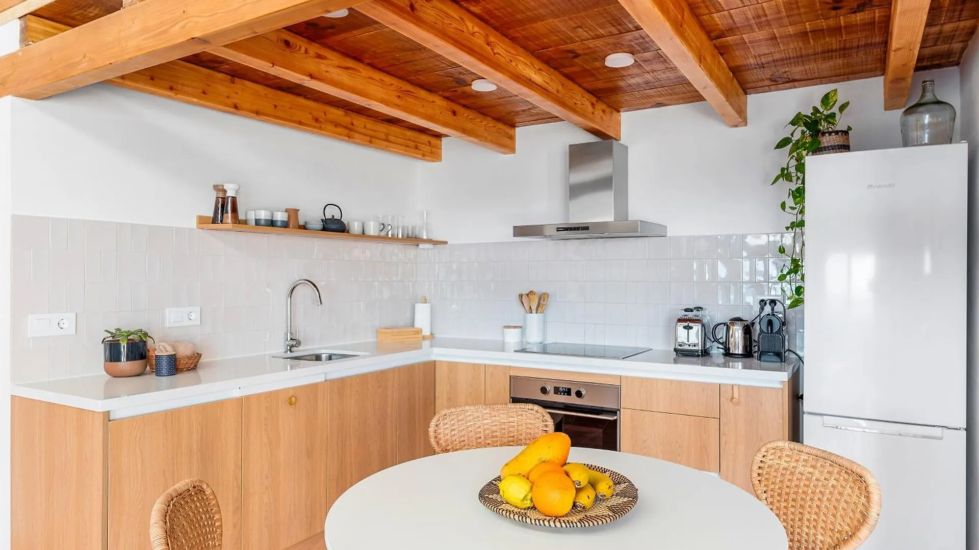 Luminous Loft Apartment Next To The Atlantic Ocean Radazul Holiday home